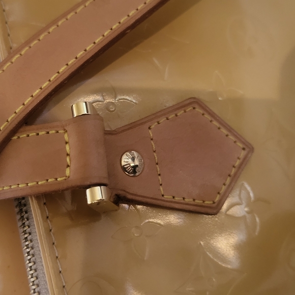 Louis Vuitton Monogram Vernis Houston Bag...Authentic!! - Picture 7 of 12